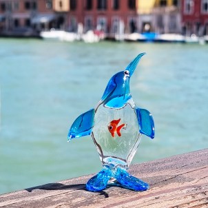 Pingüino con pez - Vidrio de Murano original OMG