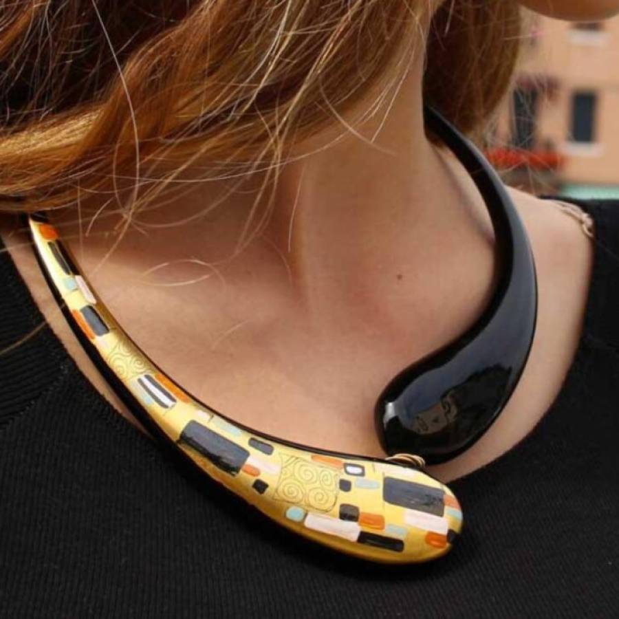 Collane in vetro di Murano: gioielli d'anima, nati dal fuoco e dall’acqua